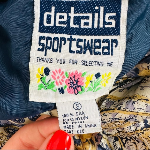 Vintage Details Sportswear 100% silk floral parsley print padded bomber jacket - Picture 9 of 9